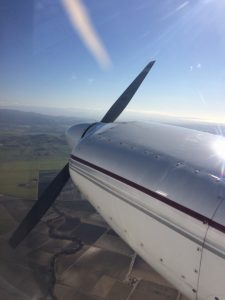 Twin Comanche, one engine inop, SE approach